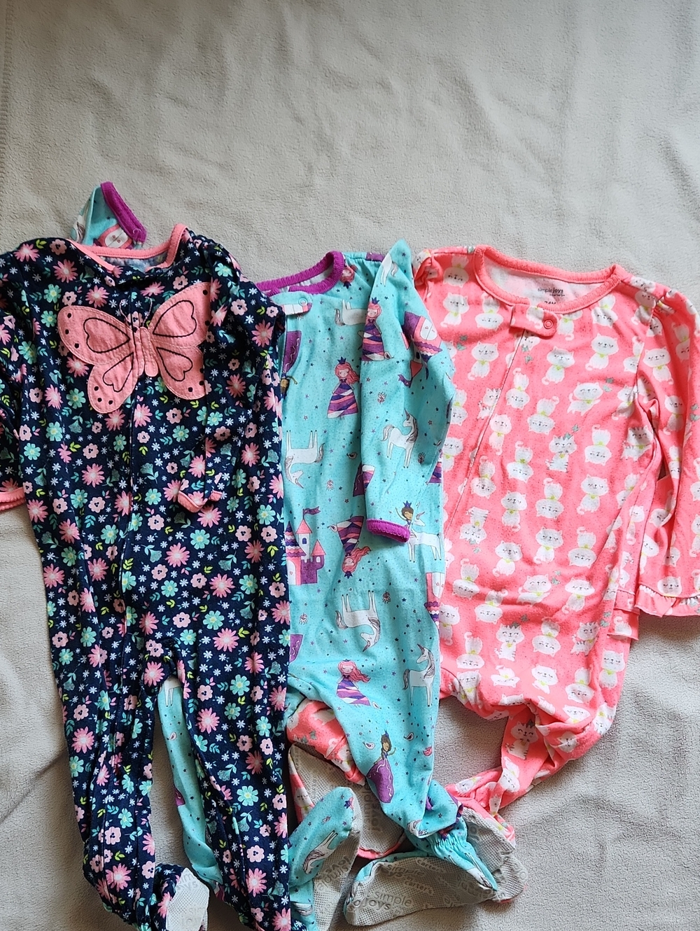 24M Simple Joys by Carter's baby-girls Loose-Fit Polyester Jersey Footed Pajamas